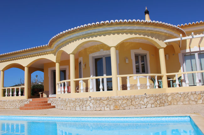 Algarve versus Costa del Sol