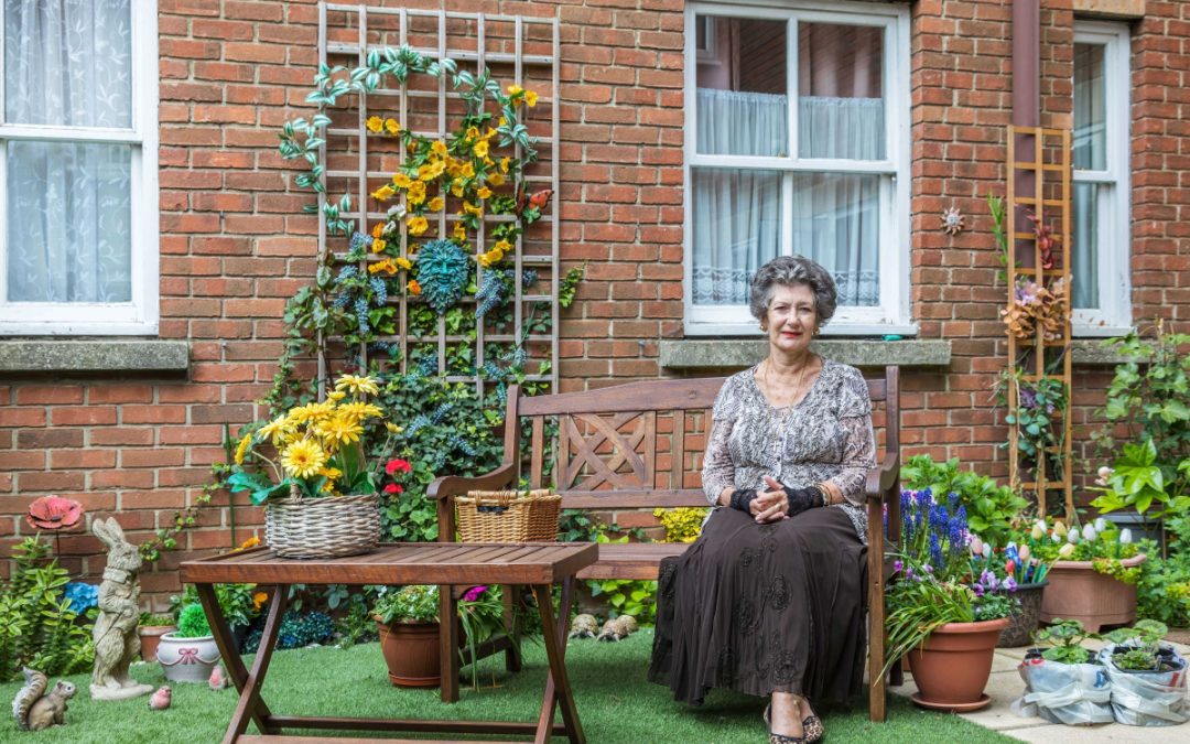 How retirement communities can help single women conquer loneliness